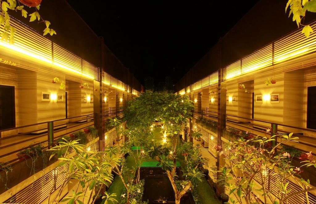 Savita Garden Inn Yogyakarta Exterior photo