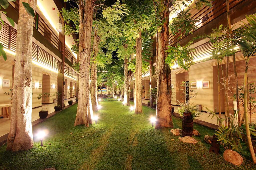 Savita Garden Inn Yogyakarta Exterior photo