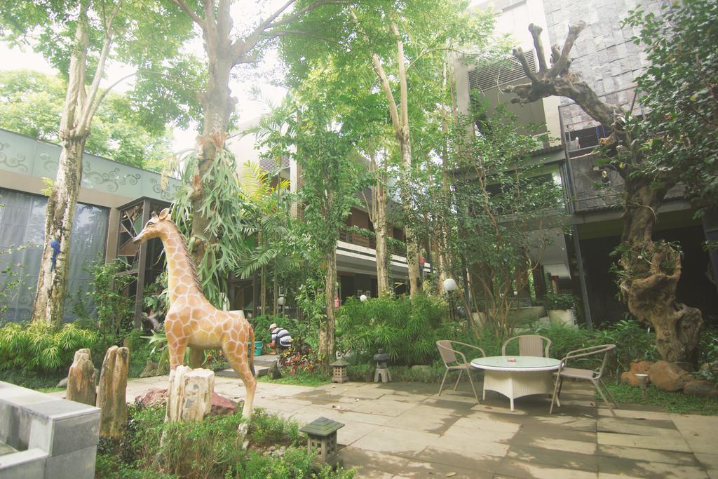 Savita Garden Inn Yogyakarta Exterior photo