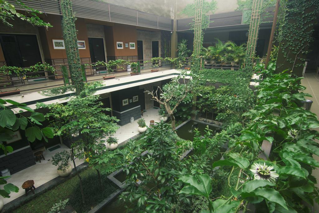 Savita Garden Inn Yogyakarta Exterior photo