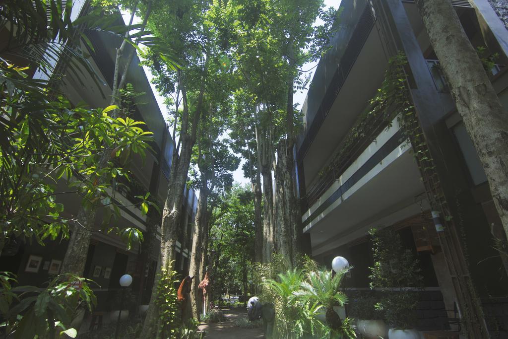 Savita Garden Inn Yogyakarta Exterior photo