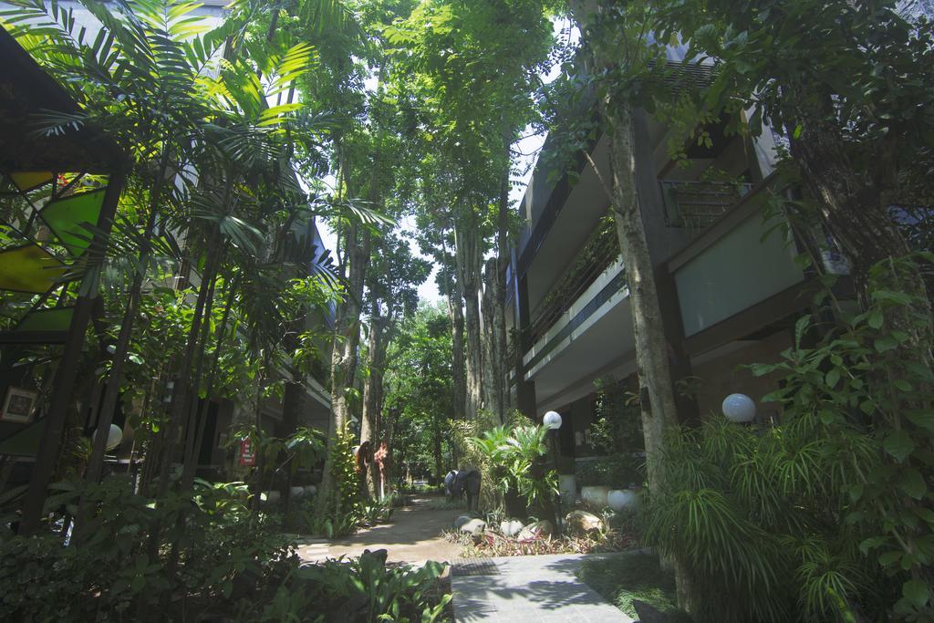 Savita Garden Inn Yogyakarta Exterior photo