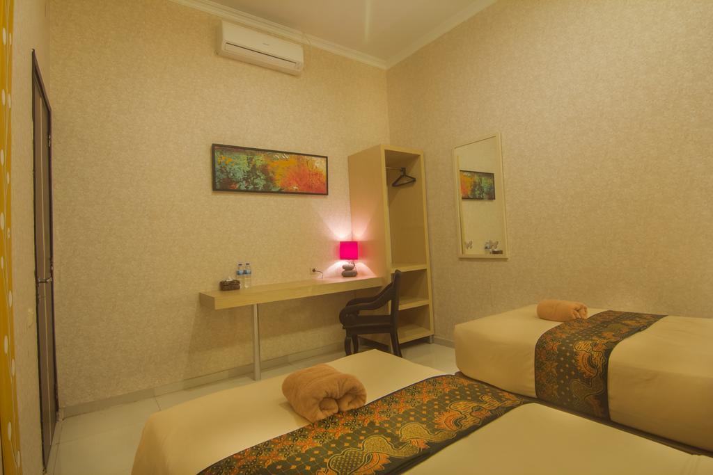 Savita Garden Inn Yogyakarta Exterior photo