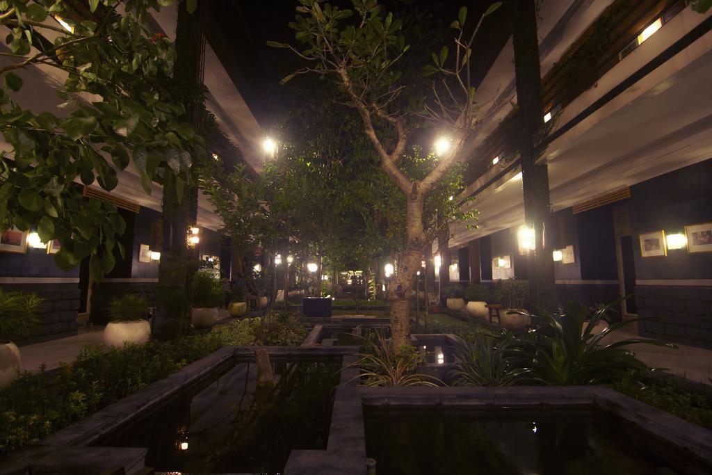 Savita Garden Inn Yogyakarta Exterior photo