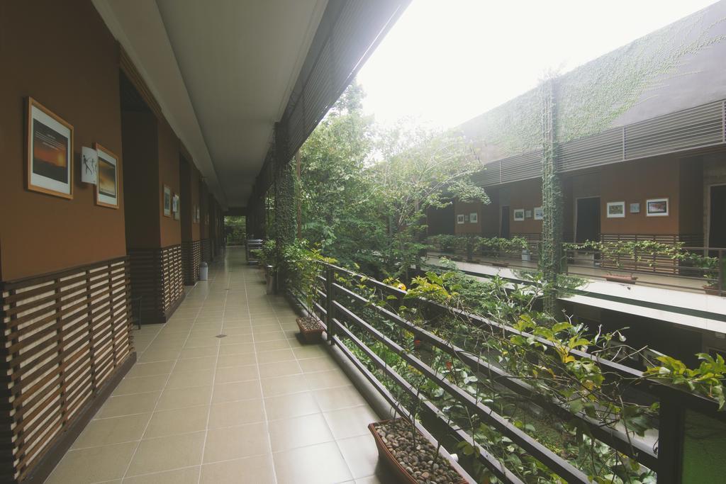 Savita Garden Inn Yogyakarta Exterior photo