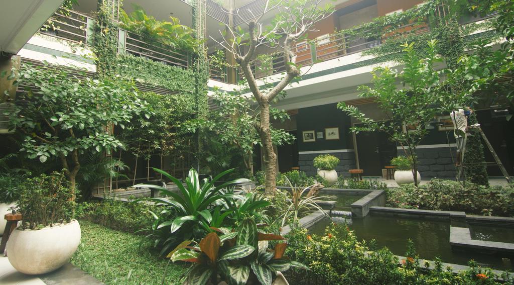 Savita Garden Inn Yogyakarta Exterior photo