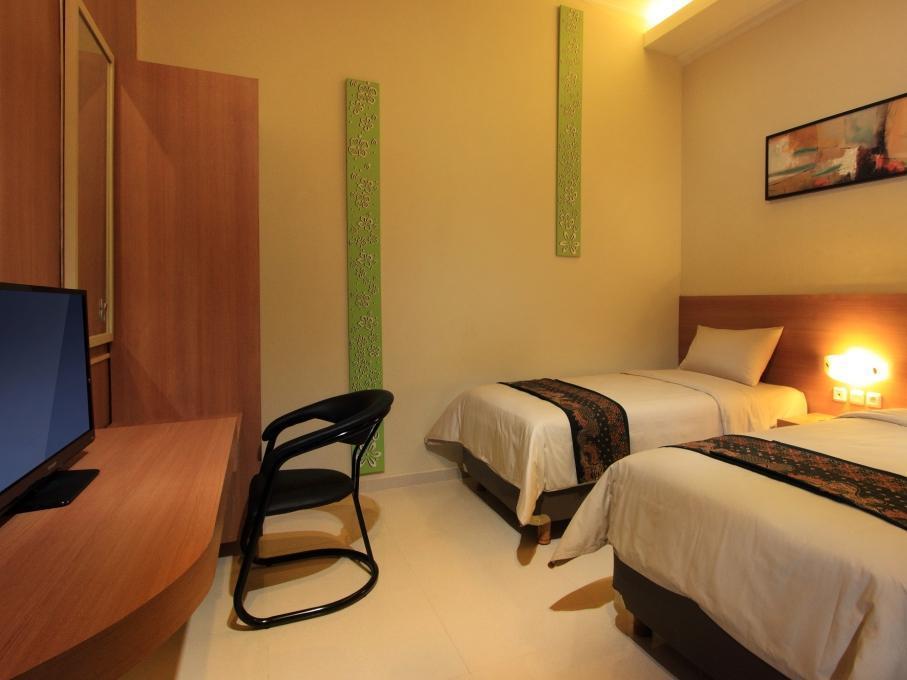 Savita Garden Inn Yogyakarta Exterior photo